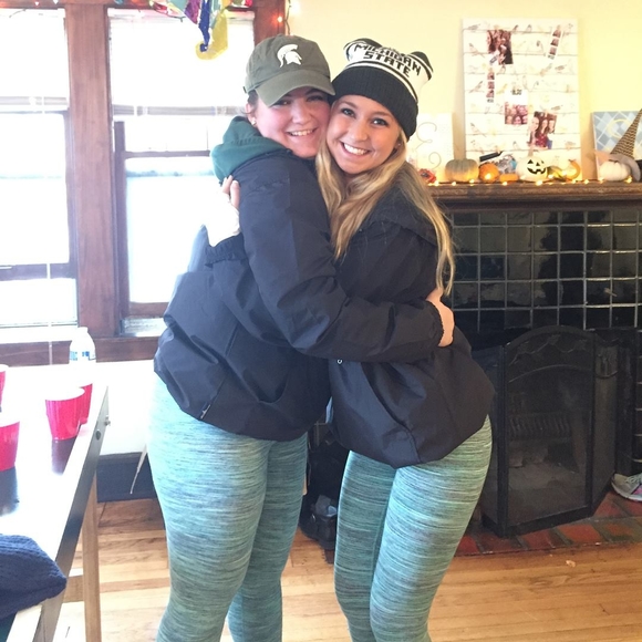 Meet your Posher, Jessica - Picture 1 of 1